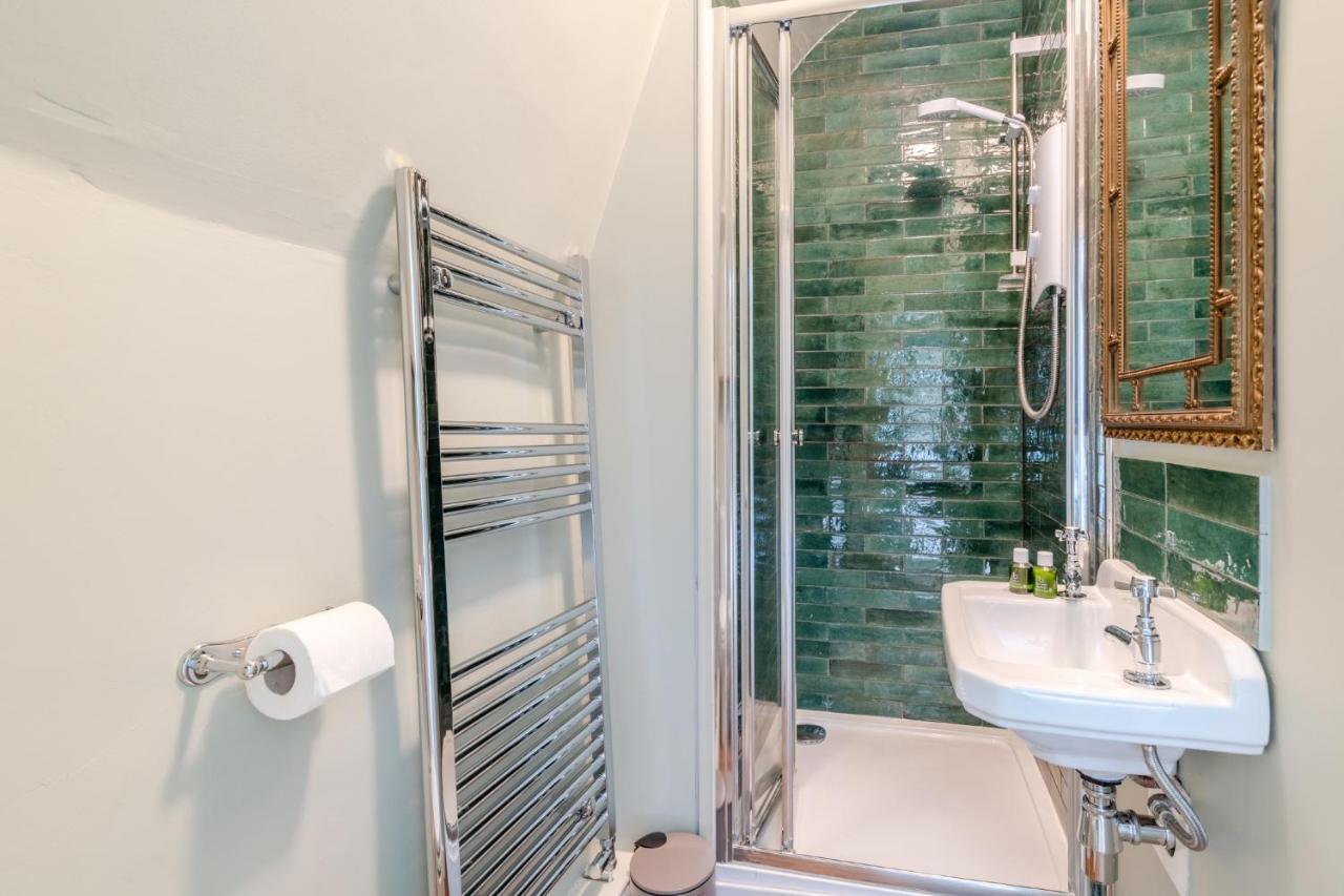 Stunning 2 Bed Cotswold Cottage Уинчкомб Екстериор снимка
