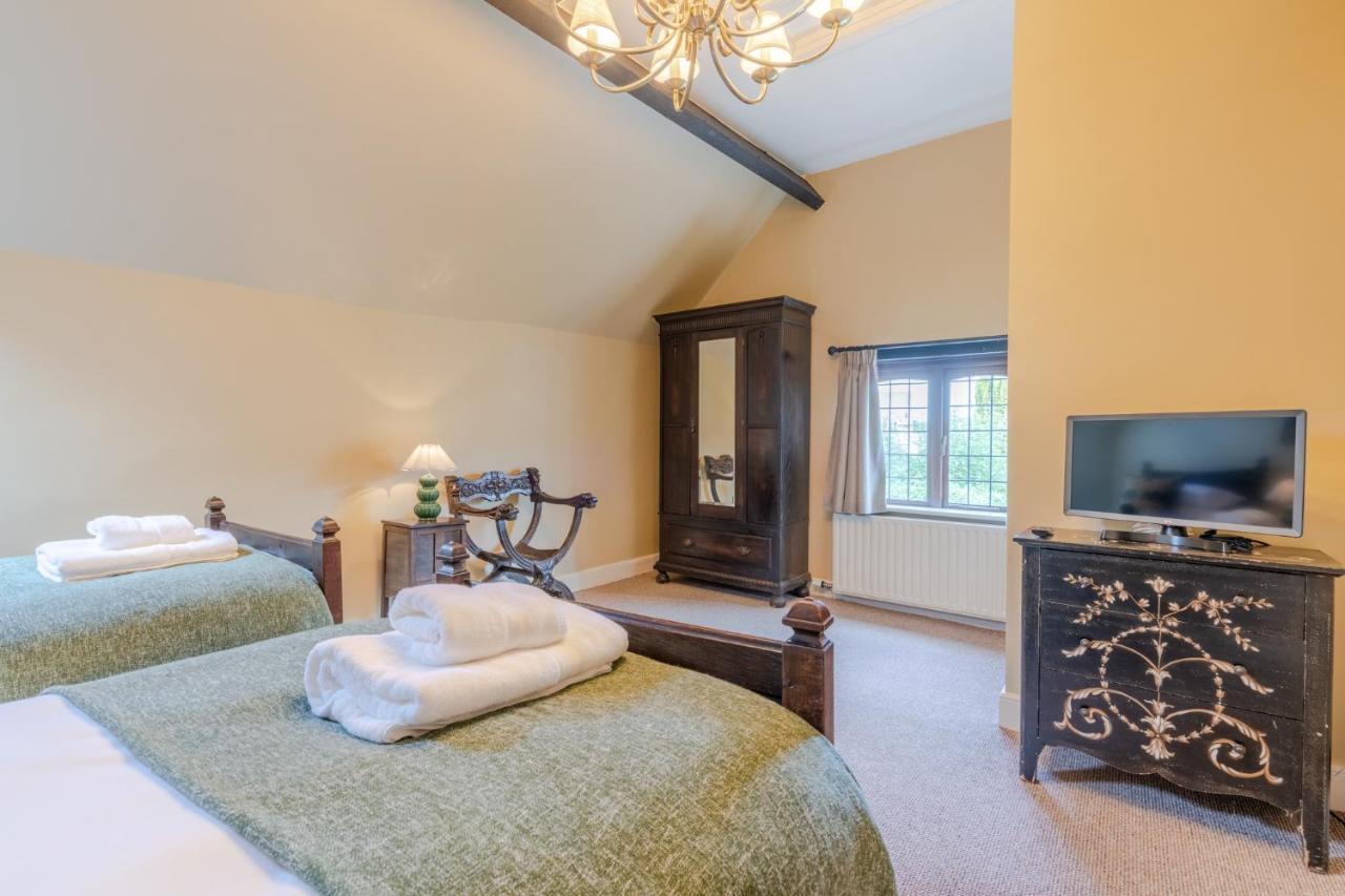 Stunning 2 Bed Cotswold Cottage Уинчкомб Екстериор снимка