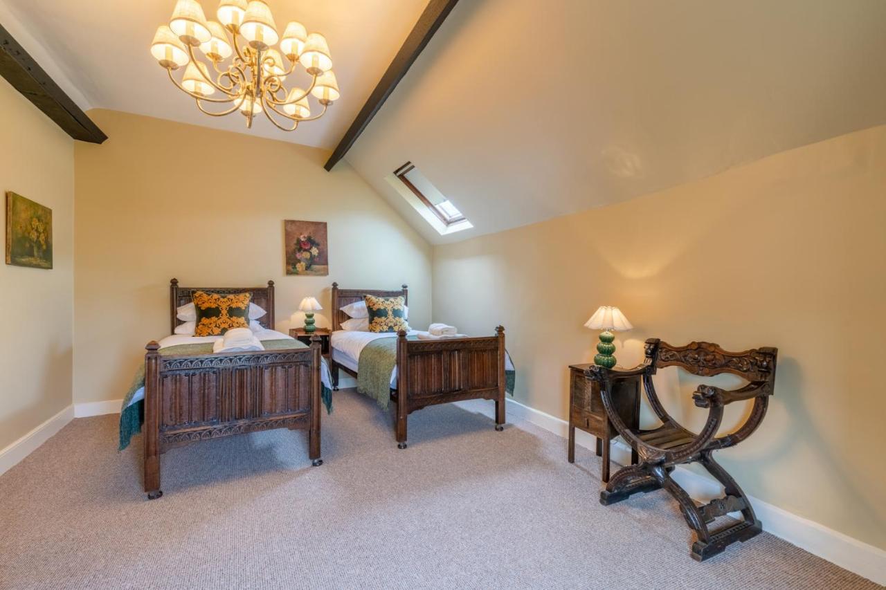 Stunning 2 Bed Cotswold Cottage Уинчкомб Екстериор снимка