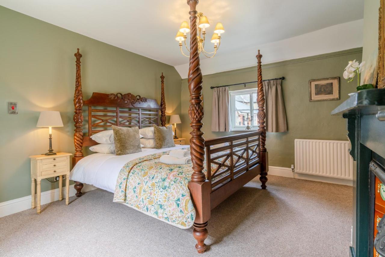 Stunning 2 Bed Cotswold Cottage Уинчкомб Екстериор снимка