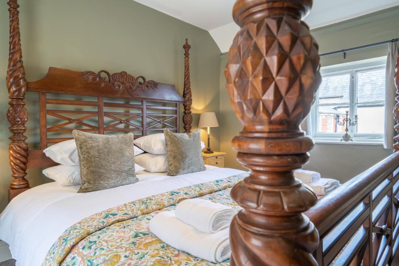 Stunning 2 Bed Cotswold Cottage Уинчкомб Екстериор снимка