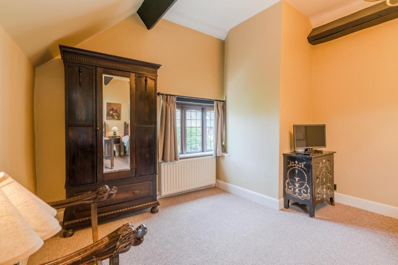 Stunning 2 Bed Cotswold Cottage Уинчкомб Екстериор снимка